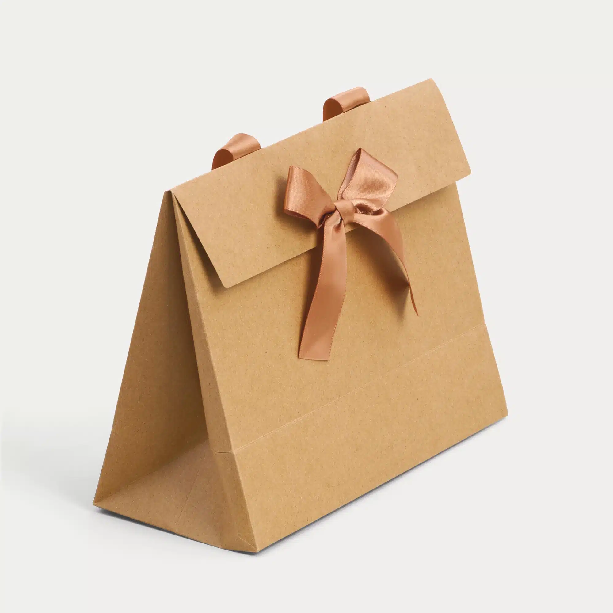 Sacs cadeaux en papier avec ruban Sacs cadeaux en papier avec ruban