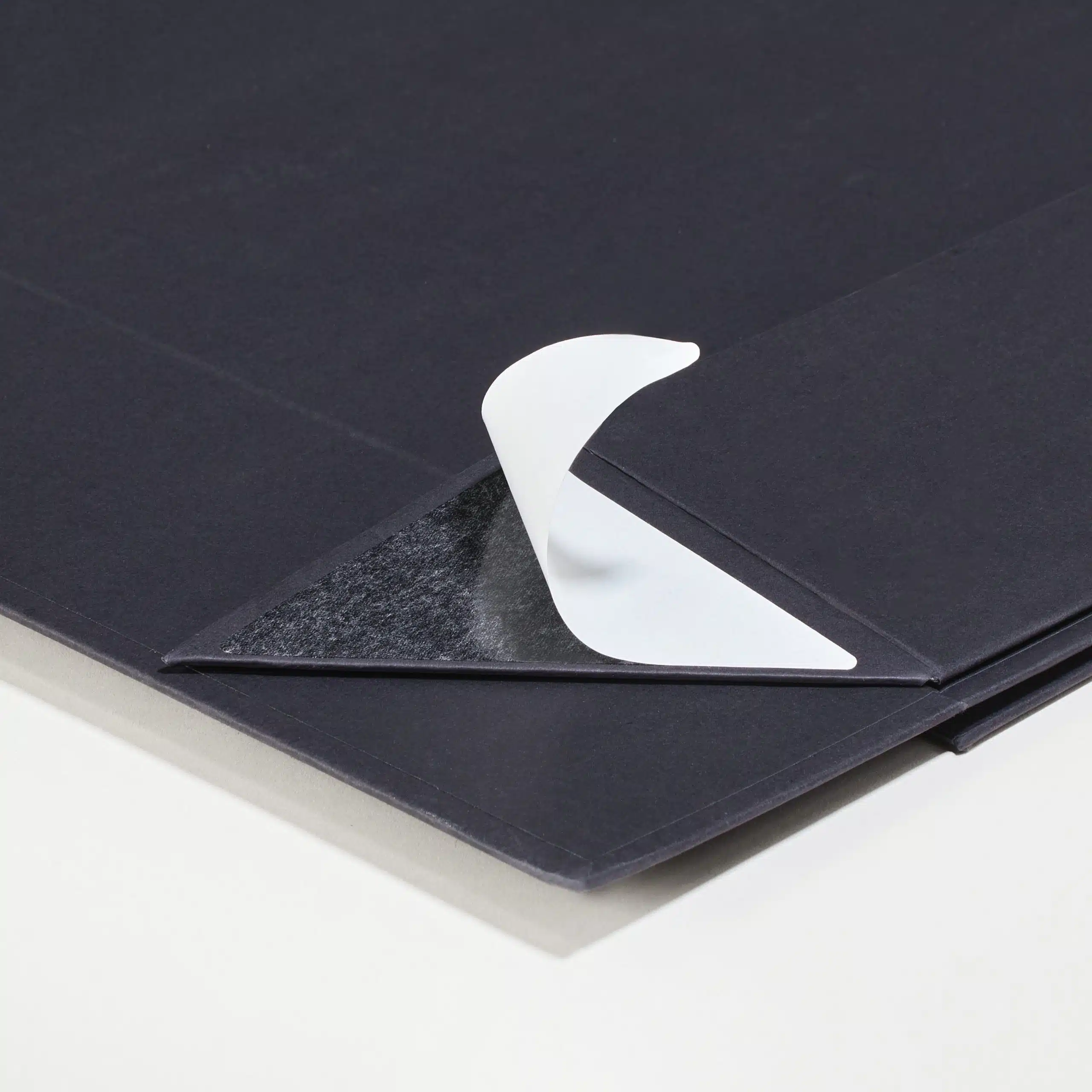 Boîtes à fermeture aimantée avec anses Boîtes à fermeture aimantée avec anses