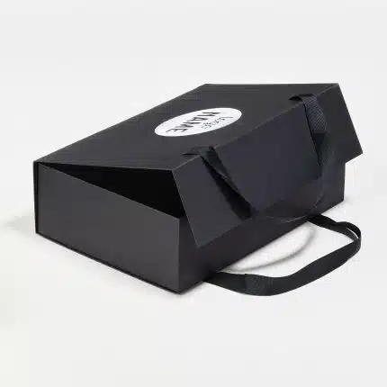 Boîtes à fermeture aimantée avec anses Boîtes à fermeture aimantée avec anses