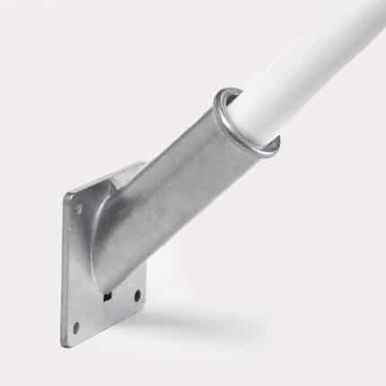 Supports pour drapeau mural